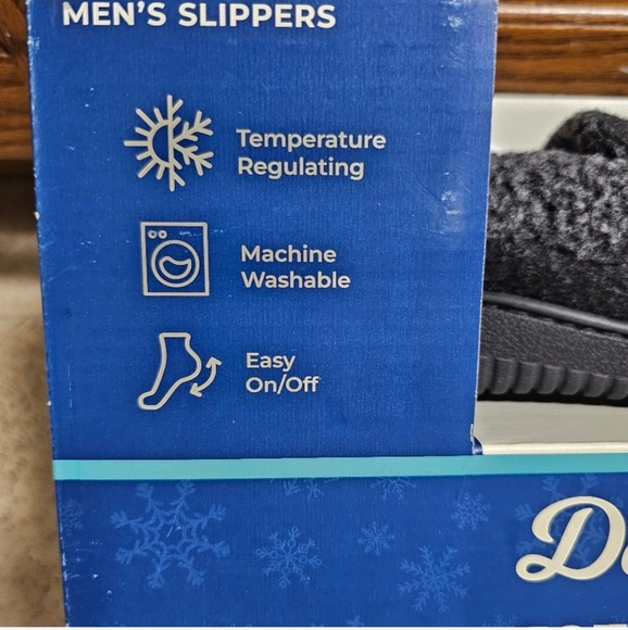 Dearfoams Memory Foam Mens Slippers Brand new in box - Picture 3 of 6
